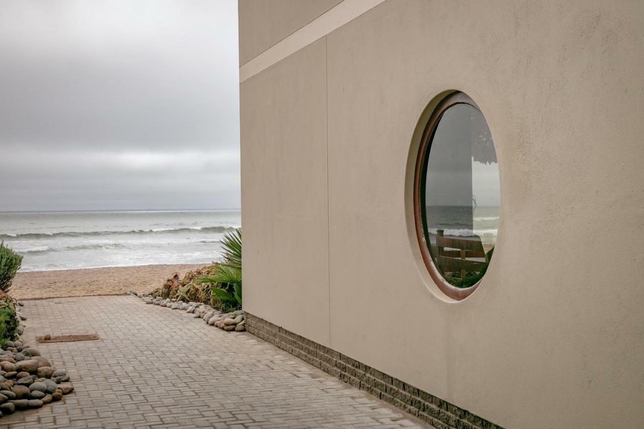 Blue Pearl - Situated Right On The Beach Swakopmund Exterior photo